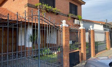 CASA Venta -Lomas de San Isidro
