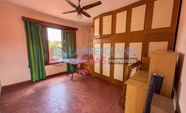 HERMOSA CASA DE 4 AMBIENTES SOBRE LOTE 9.57 X 26.86 - BARRIO DE AGRONOMIA