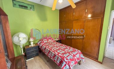 HERMOSA CASA DE 4 AMBIENTES SOBRE LOTE 9.57 X 26.86 - BARRIO DE AGRONOMIA