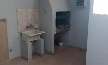 Casa en venta - 2 Dormitorios 2 Baños - 110Mts2 - Ramos Mejía