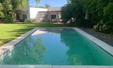 Casa en venta sobre lote interno en Santa María de Tigre
