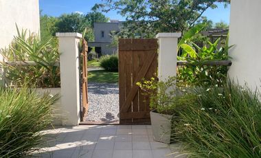 Casa en venta sobre lote interno en Santa María de Tigre