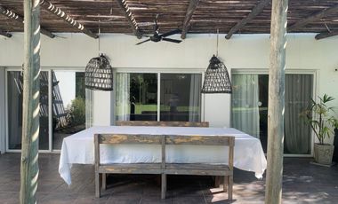 Casa en venta sobre lote interno en Santa María de Tigre