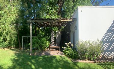 Casa en venta sobre lote interno en Santa María de Tigre