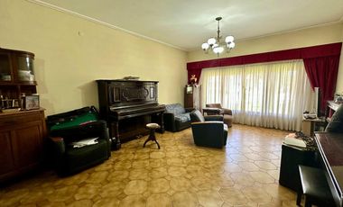 Chalet en Barrio Caisamar
