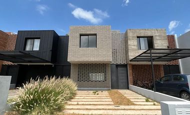 EN VENTA DUPLEX  3 DORM LA CALANDRIA