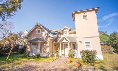Casa en  venta en Villa de Mayo