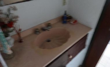 Casa ideal 2 familias, 6 ambientes con cochera y terraza, y 3 ambientes-en venta