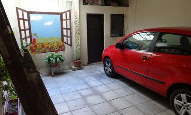 Casa ideal 2 familias, 6 ambientes con cochera y terraza, y 3 ambientes-en venta