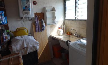 Casa ideal 2 familias, 6 ambientes con cochera y terraza, y 3 ambientes-en venta