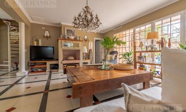 Casa refaccionada en venta  de 5 dormitorios en Martinez