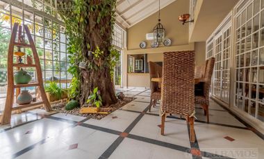 Casa refaccionada en venta  de 5 dormitorios en Martinez