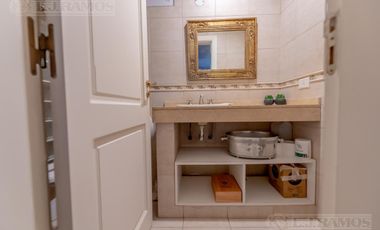 Casa refaccionada en venta  de 5 dormitorios en Martinez