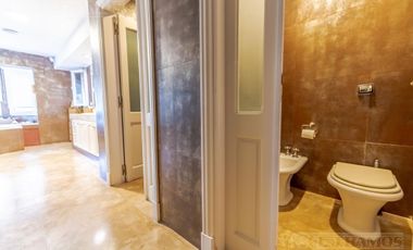 Casa refaccionada en venta  de 5 dormitorios en Martinez