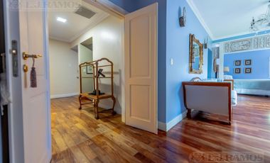 Casa refaccionada en venta  de 5 dormitorios en Martinez