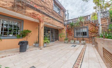 Casa refaccionada en venta  de 5 dormitorios en Martinez
