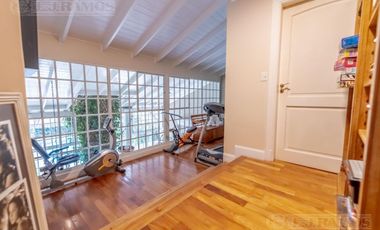Casa refaccionada en venta  de 5 dormitorios en Martinez