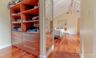 Casa refaccionada en venta  de 5 dormitorios en Martinez