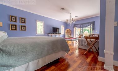Casa refaccionada en venta  de 5 dormitorios en Martinez