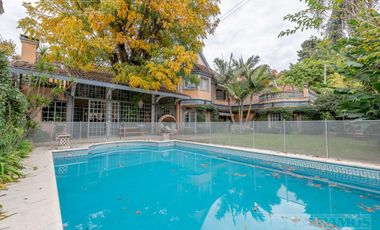 Casa refaccionada en venta  de 5 dormitorios en Martinez