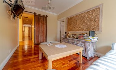 Casa refaccionada en venta  de 5 dormitorios en Martinez