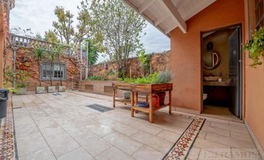 Casa refaccionada en venta  de 5 dormitorios en Martinez