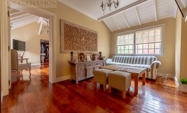 Casa refaccionada en venta  de 5 dormitorios en Martinez