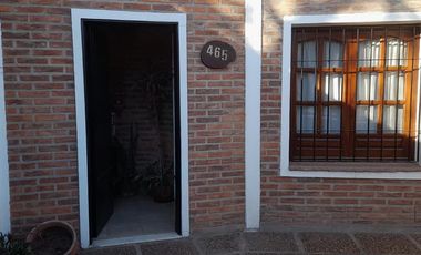 VENTA CASA 2 DORMITORIOS EN VILLA DIEGO AL 400