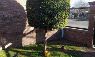 VENTA CASA 2 DORMITORIOS EN VILLA DIEGO AL 400