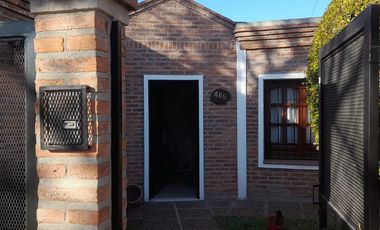 VENTA CASA 2 DORMITORIOS EN VILLA DIEGO AL 400