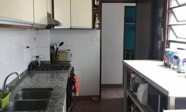 Amplio departamento de 4 ambientes