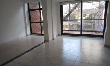 Oficina en  Billinghurst 1100 e/ Gorriti y J A Cabrera