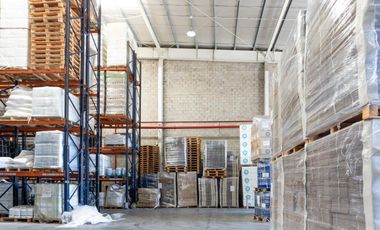 Depósito en Zarate KM 90 4300 M2 AAA CON ROCEADORES - ALQUILADO