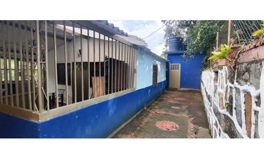 Venta de casalote de 410 M2 en 280 mill neg, se recibe vehículo