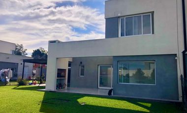 Casa en venta en Pilar del Este - Casas del Este