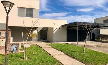 Casa en venta en Pilar del Este - Casas del Este