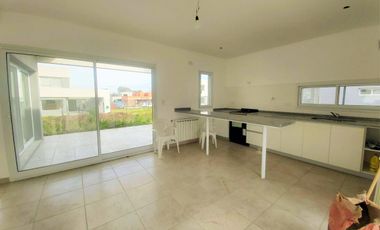 Casa en venta en Pilar del Este - Casas del Este
