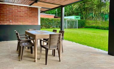 VENTA CASA EN EL POBLADO EL TESORO 456MTS