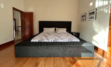 VENTA CASA EN EL POBLADO EL TESORO 456MTS