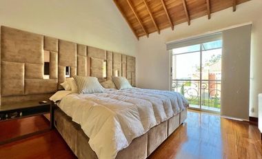 VENTA CASA EN EL POBLADO EL TESORO 456MTS