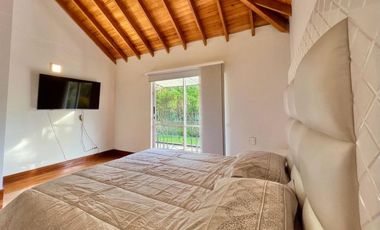 VENTA CASA EN EL POBLADO EL TESORO 456MTS