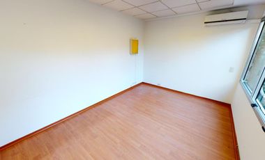 Venta de oficina en planta baja en San Isidro