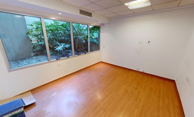 Venta de oficina en planta baja en San Isidro