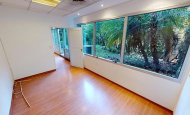 Venta de oficina en planta baja en San Isidro