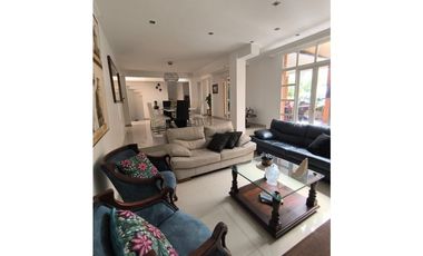 Venta de casa en el Poblado- cerca al centro comercial El Tesoro