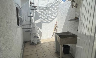 DÚPLEX AMPLIA Y FUNCIONAL, IDEAL PARA FAMILIAS GRANDES O INVERSIÓN