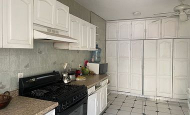 DÚPLEX AMPLIA Y FUNCIONAL, IDEAL PARA FAMILIAS GRANDES O INVERSIÓN