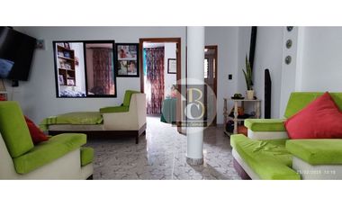 VENTA DE CASA DE TRES NIVELES BARRIO LOS HELECHOS YOPAL.
