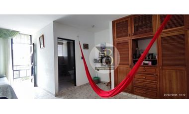 VENTA DE CASA DE TRES NIVELES BARRIO LOS HELECHOS YOPAL.