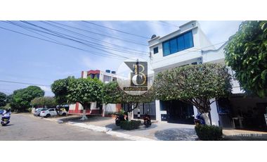 VENTA DE CASA DE TRES NIVELES BARRIO LOS HELECHOS YOPAL.